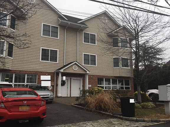 3rd image of 121B Montgomery Ave