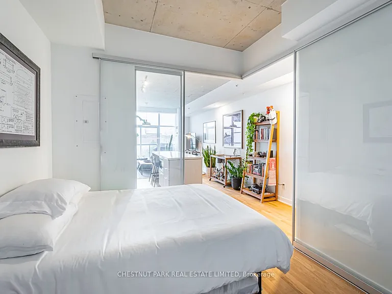 109 Ossington Ave #509 — Photo 16