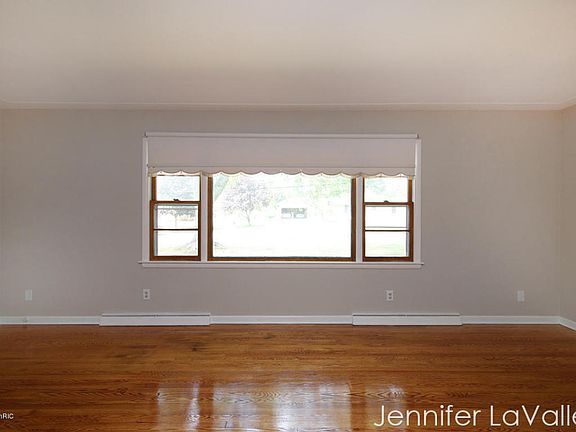 5th image of 1940 Whitmore Ave NW