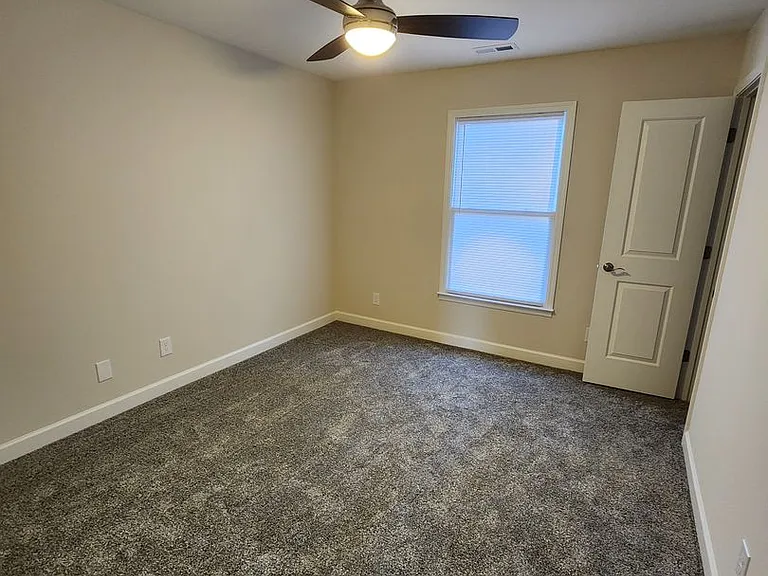 5598 Lockridge Rd — Photo 25