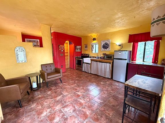 5th image of 104 Avenue De Las Velasquez