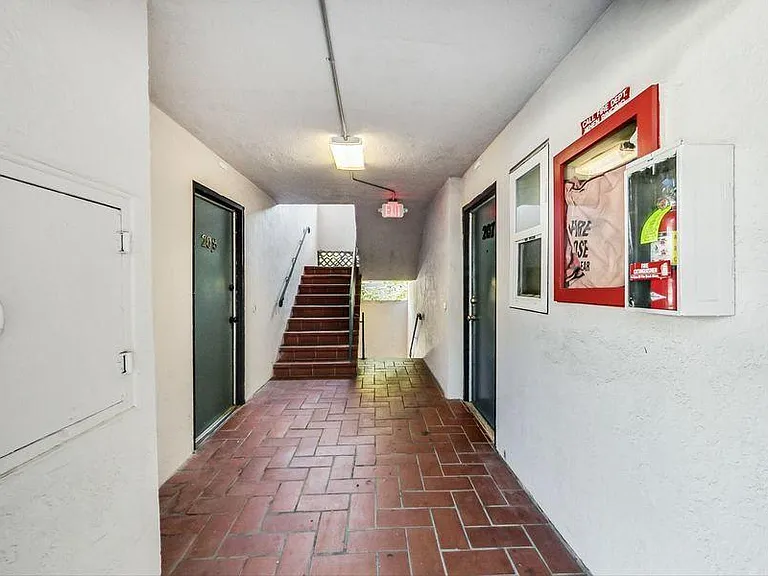 1844 7th Ave — Photo 3