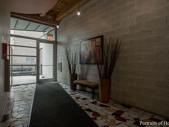 5th image of 2511 W Moffat St #210-I