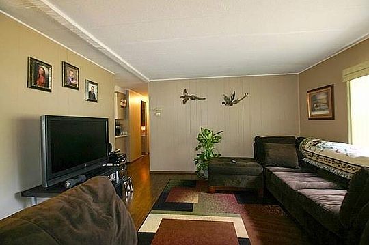 5th image of 102 Camellia Dr