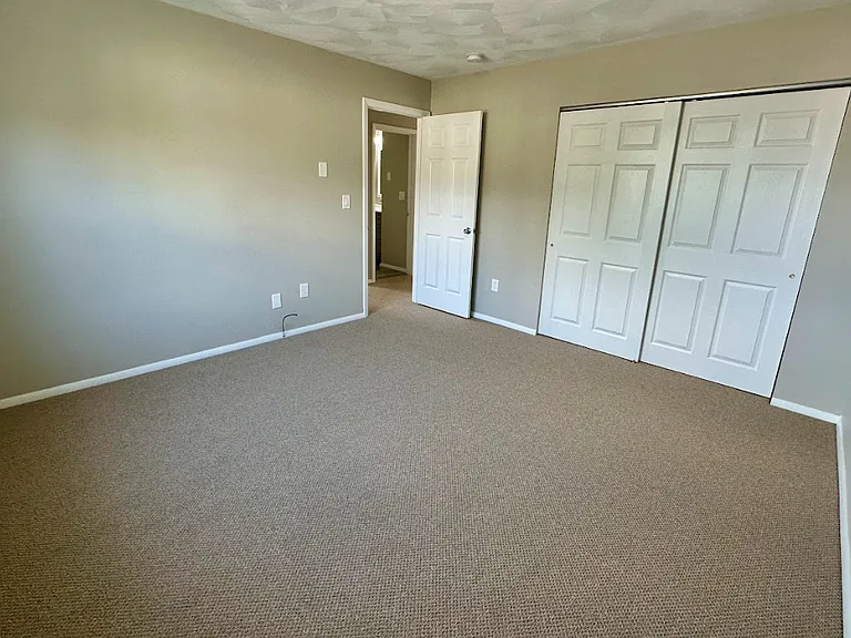 2 Wood Rd #B4 — Photo 9