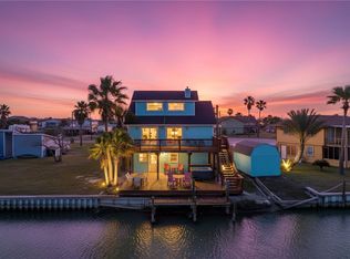 121 Redhead Rd, Rockport, TX 78382