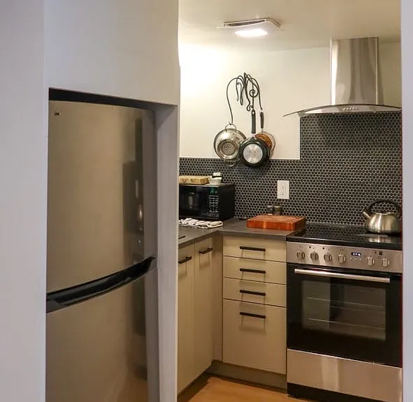 2111 Hargrove St — Photo 11