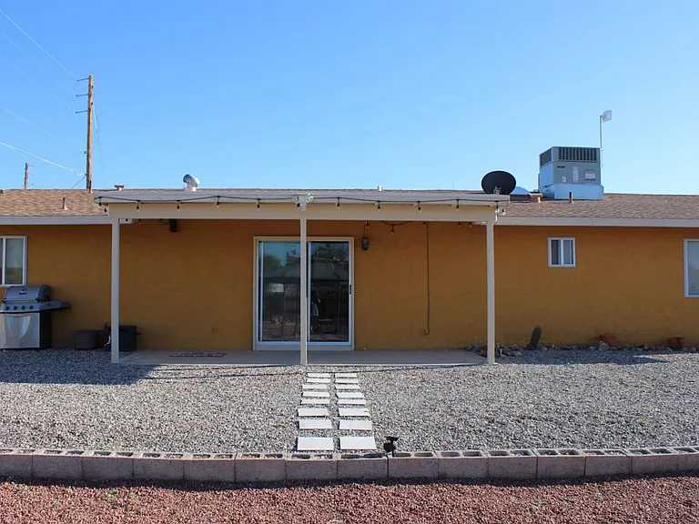 1815 Palo Verde Blvd S — Photo 28