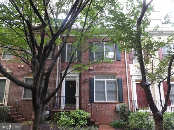 8830 Mansion View Ct, Vienna, VA 22182