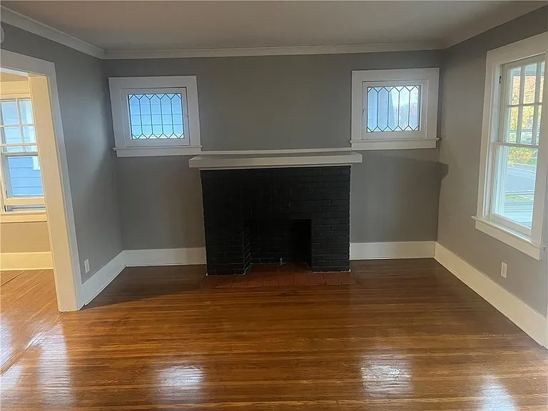 343 Genesee Park Blvd — Photo 2