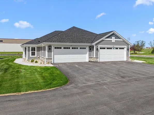 504 Hunter Oaks BOULEVARD #1001, Watertown, WI 53094