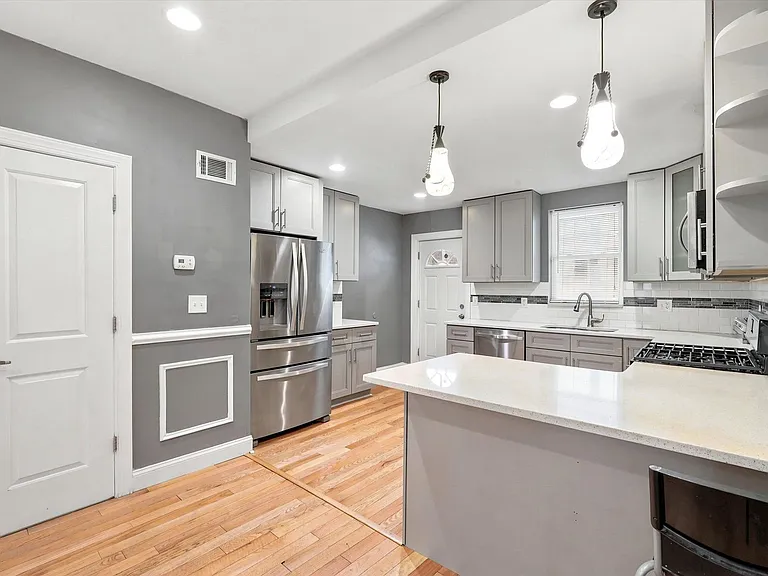 2504 Manton St — Photo 6