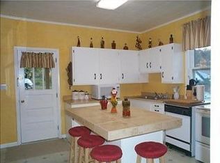 410 Jefferson St, Evans City, PA 16033