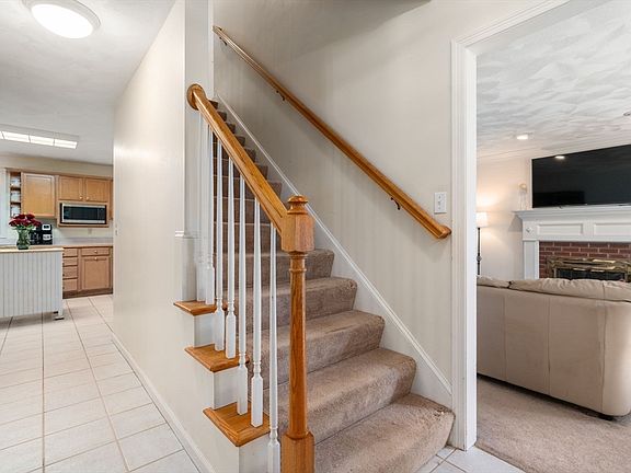3rd image of 31 Butterworth Dr