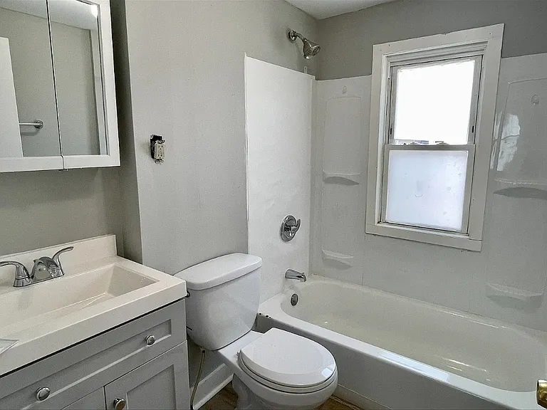 628 Glendora Ave — Photo 10