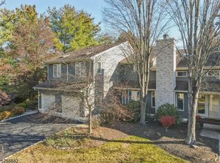 16 Mission Hills Rd, Annandale, NJ 08801