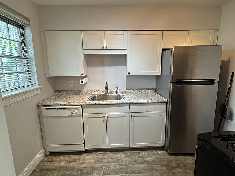 2079 Douglass Blvd — Photo 5