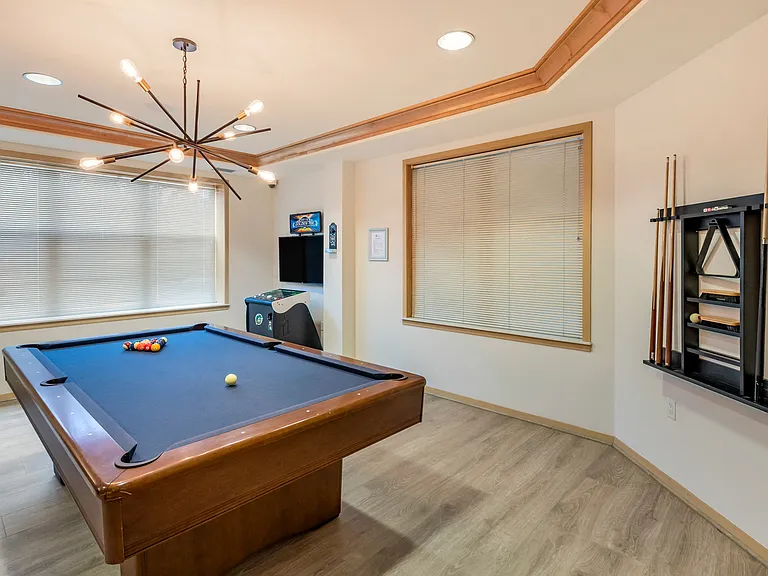 The Enclave Luxury Apartments — Photo 22