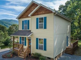 303 Northeast Ave, Swannanoa, NC 28778