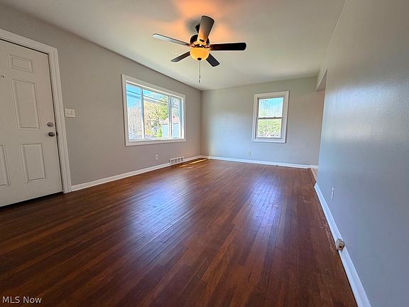 5th image of 2033 Eastlawn Ave