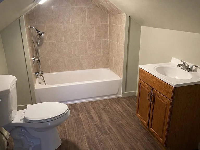 506 Tallman St — Photo 5