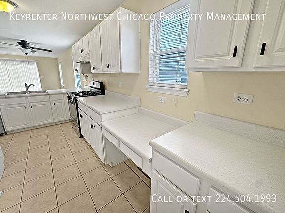 4th image of 790 Wedgewood Cir