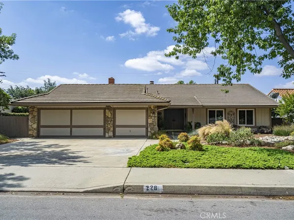 228 E Radcliffe Dr, Claremont, CA 91711