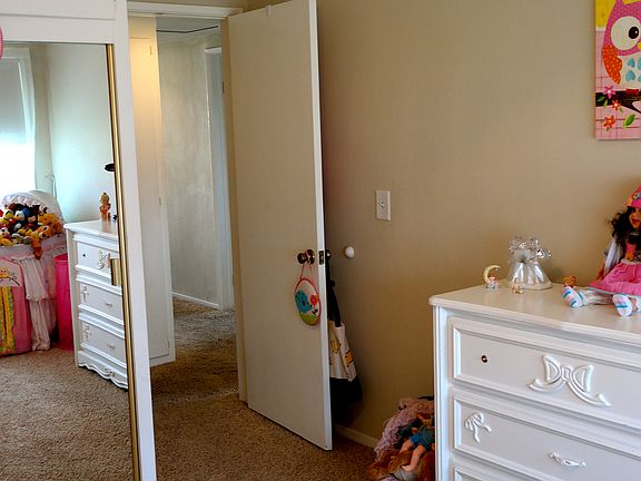 4th image of 5497 N Edgemont Dr