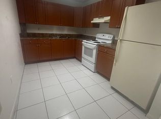 1461 W 42nd St #2O3, Hialeah, FL 33012