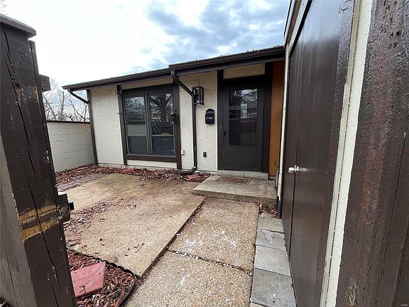 2nd image of 11143 Whispering Oaks Dr