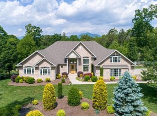 187 Rhinehart Rd, Candler, NC 28715