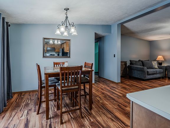 5th image of 1705 Riley Rd