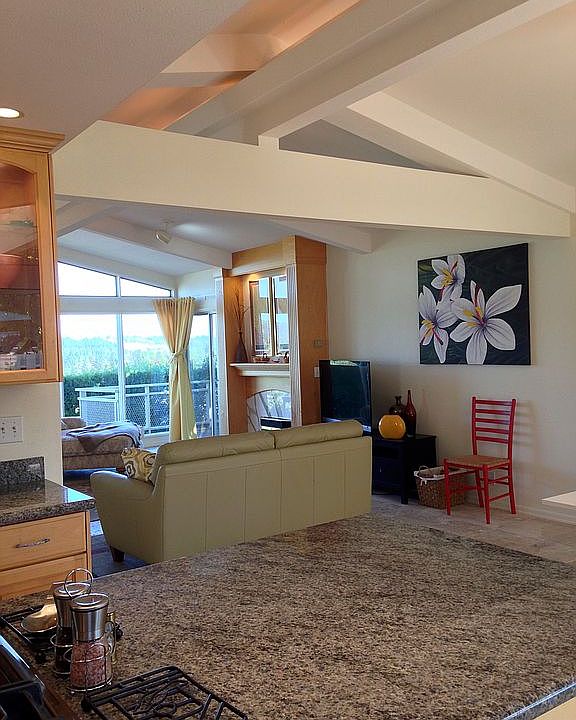 Kitchen island to LR
