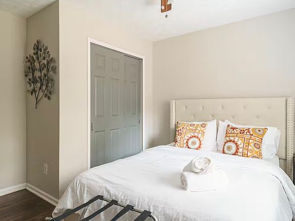 2nd image of 942 Cadencia Way SW