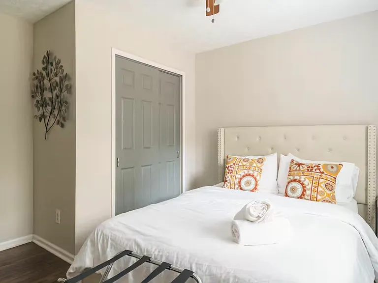 942 Cadencia Way SW — Photo 2