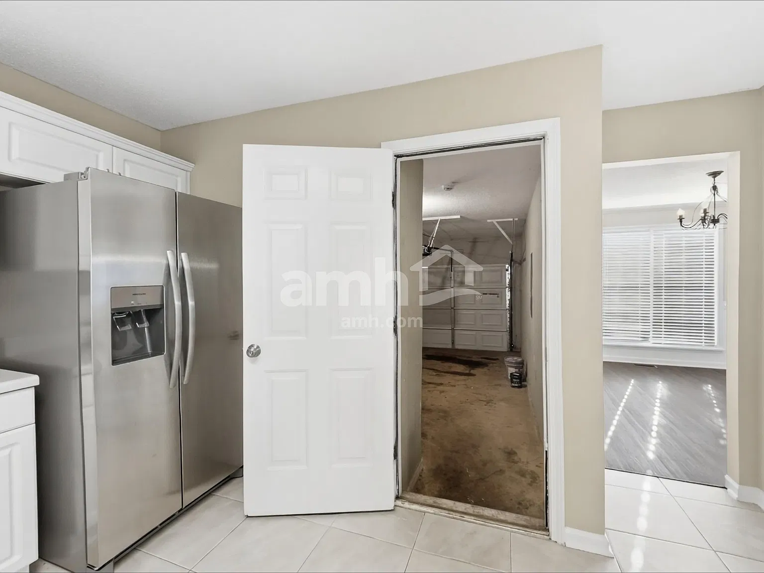 4 bed, 2.5 bath, 2504 sqft, $2,330 — Photo 4
