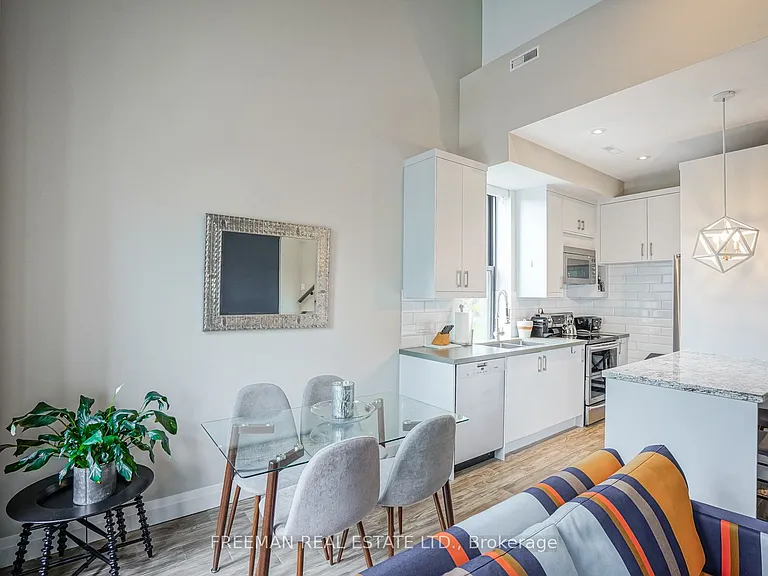50 Russell St #2 — Photo 6