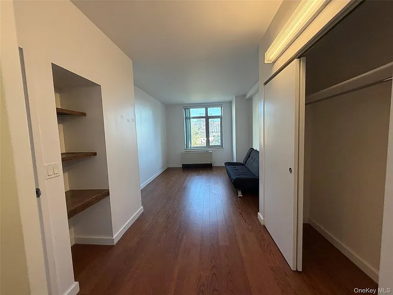 40 28 College Point Blvd #912 — Photo 3
