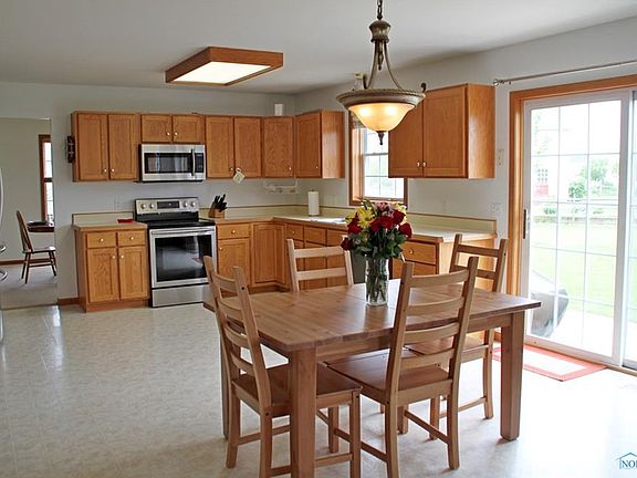 5th image of 1229 Finch Dr