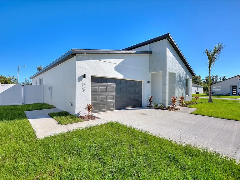 330 Royal Palm Way — Photo 3
