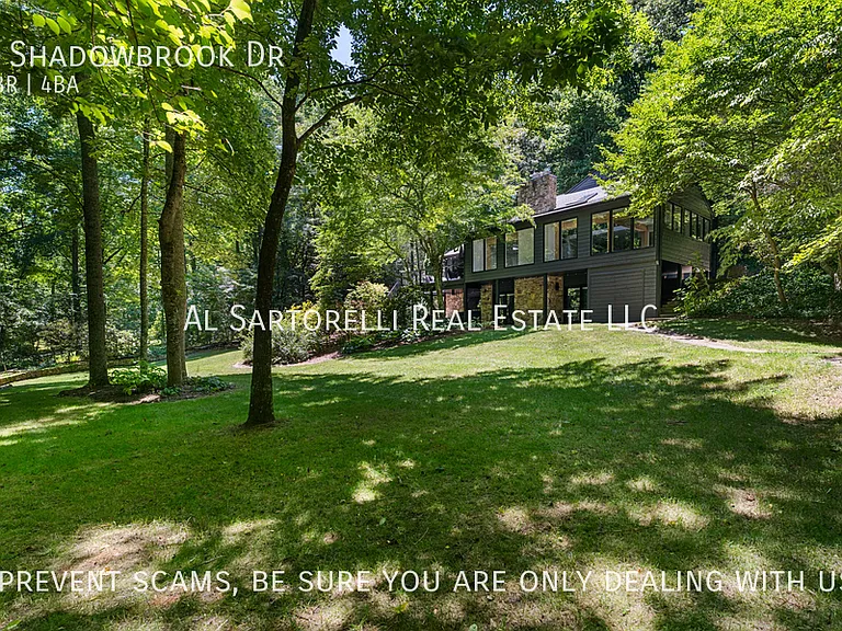 9 Shadowbrook Dr — Photo 2