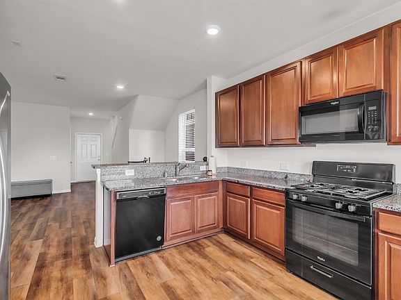 5th image of 4619 Prairie Chase Dr