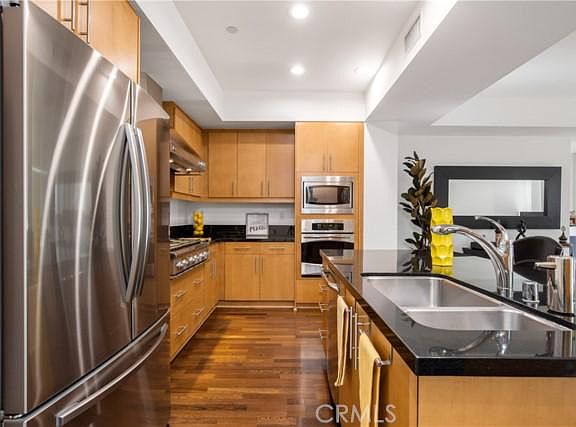 5th image of 150 The Promenade N Unit 502