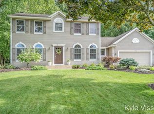 7338 Decosta Dr NE, Rockford, MI 49341