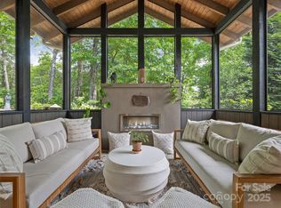 3 Turkey Roost Ct, Fairview, NC 28730