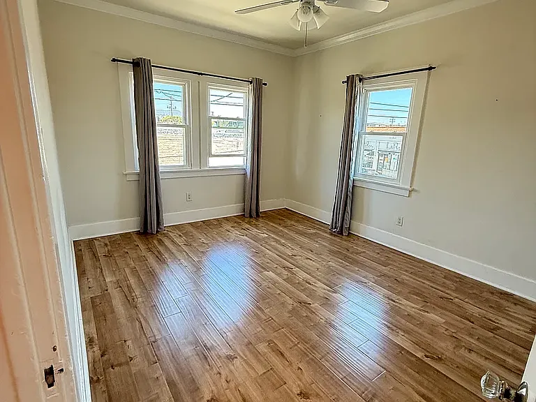 8001 1/2 Blackburn Ave #1/2 — Photo 15
