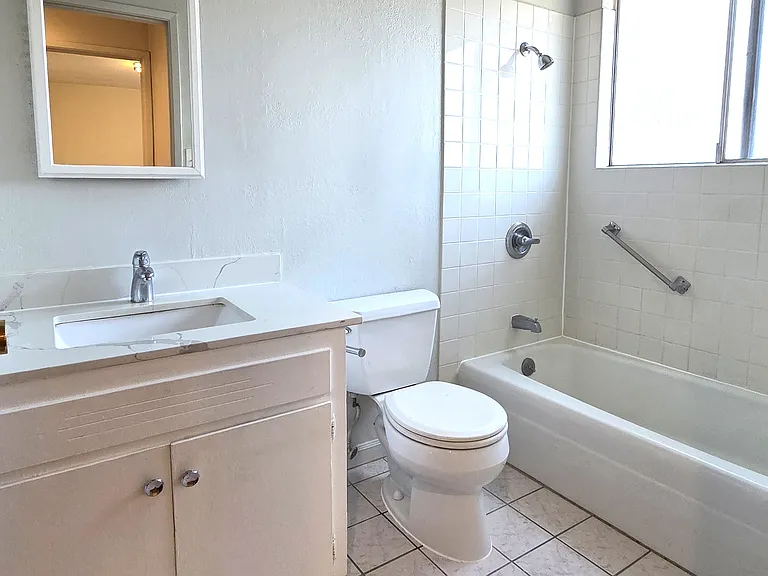 1714 Saint Charles St #B — Photo 6