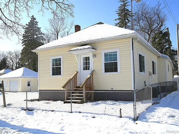 102 S Division St, Durand, MI 48429