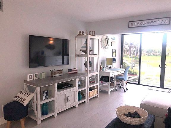 Porcelain Tile in All Rooms 