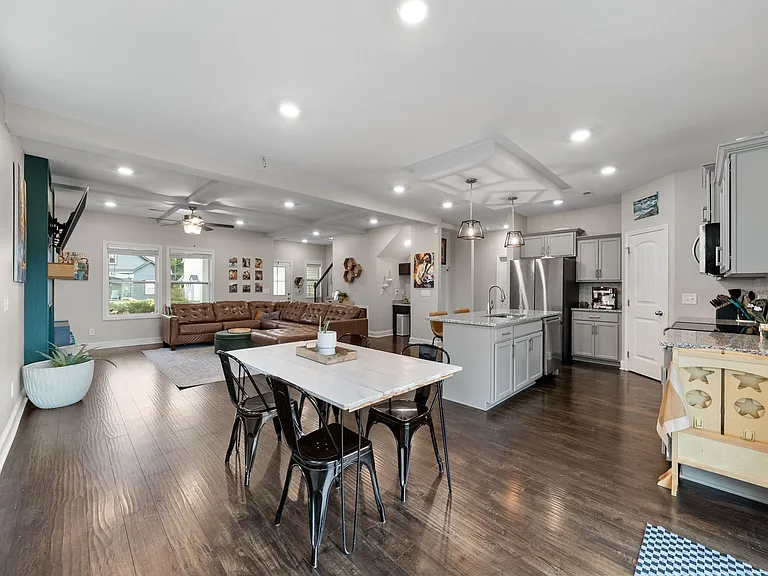 1157 Eagles Nest Ln — Photo 12